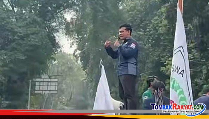 ALIANSI BEM BOGOR RAYA GELAR AKSI DI DEPAN ISTANA BOGOR, KRITIK DUA TAHUN KEPEMIMPINAN PRABOWO-GIBRAN DAN DESAK KARHUTLA DITETAPKAN SEBAGAI BENCANA NASIONAL