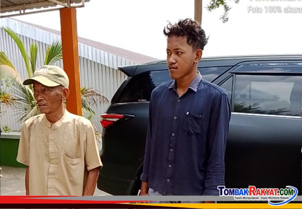 Korban bersama orang tuanya