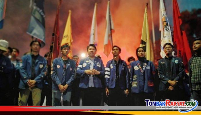 Aksi Mahasiswa Trisakti Menuju Istana Merdeka Terhenti di Medan Merdeka Selatan, Tiga Tuntutan Kembali Disuarakan